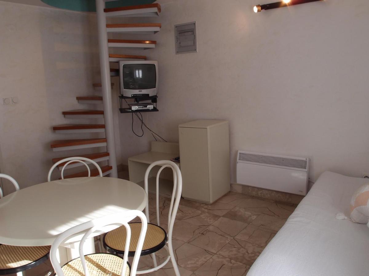 Villa Soulavy Kastela Room photo